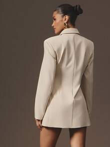 Hauture 女式长袖超大西装迷你连衣裙，配金色金属纽扣细节办公室工作服 - 杏色 - 查看 3