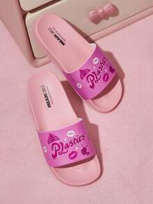 Mean Girls | SHEIN 时尚、甜美、可爱的粉色 PVC 材质女士拖鞋，适合居家、淋浴或户外穿着，唇形和字母设计 - 粉色 - 查看 8