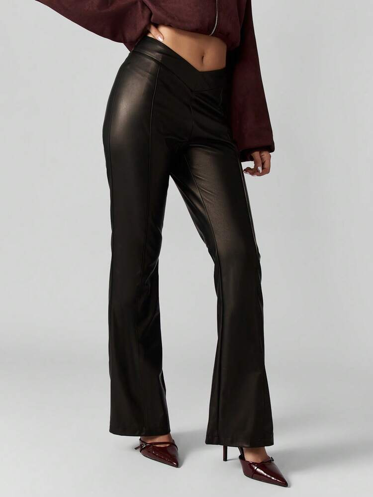 MISSGUIDED 秋冬用 ハイウエスト フェイクレザー フレアパンツ ベルボトムスタイル