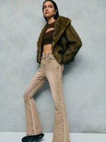 TypaGal A Versatile Pair Of High-Waisted Jeans, Ideal For Transitional Weather. A Modern Staple For Autumn Women Or Fall Women Clothes Styling. - Light Wash - View 6