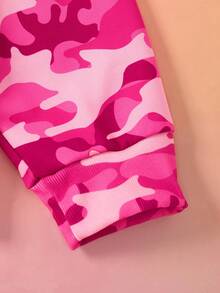 SpongeBob SquarePants | SHEIN 男士休闲迷彩卡通图案抽绳连帽衫，秋季款，长袖上衣 - 粉色 - 查看 5