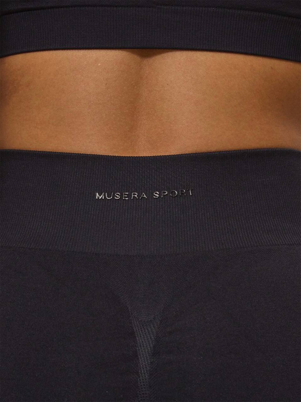 Conjunto de ropa deportiva con sujetador deportivo de cuello halter y shorts de cintura alta sin costuras - Activewear para entrenamiento, gimnasio, correr, descansar y hacer ejercicio en verano e invierno