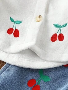 SHEIN 女婴可爱毛绒樱桃夹克和樱桃印花牛仔裤两件套，秋冬 - 白色 - 查看 5