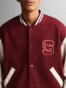 SUMWON 短款经典学院风字母飞行员夹克复古学院风绗缝棒球夹克休闲学院风字母夹克秋冬时尚 - 彩色 - 查看 3