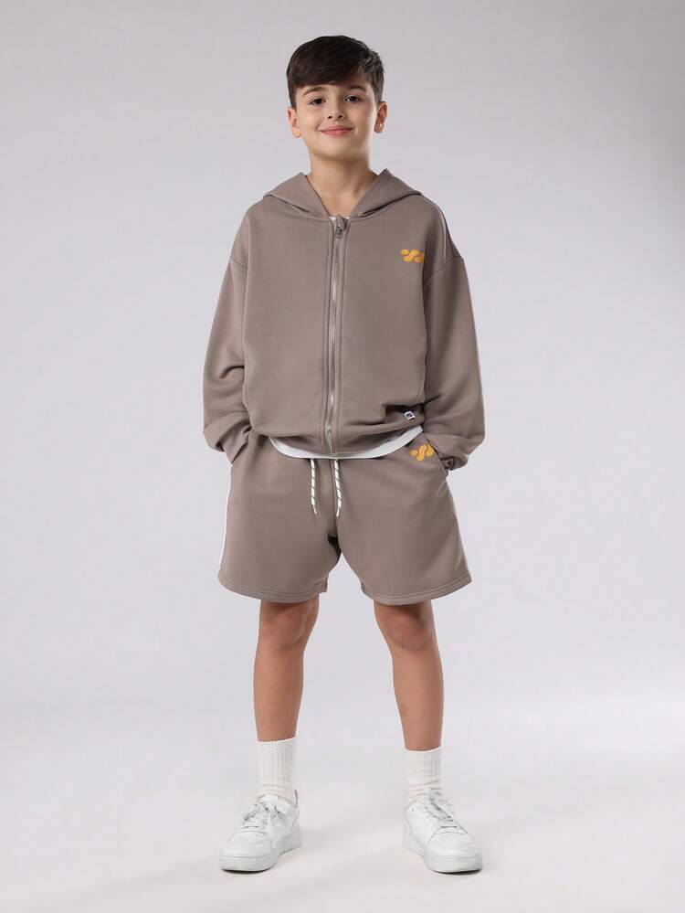 フルジップパーカーとマッチするドローストリングショーツセット