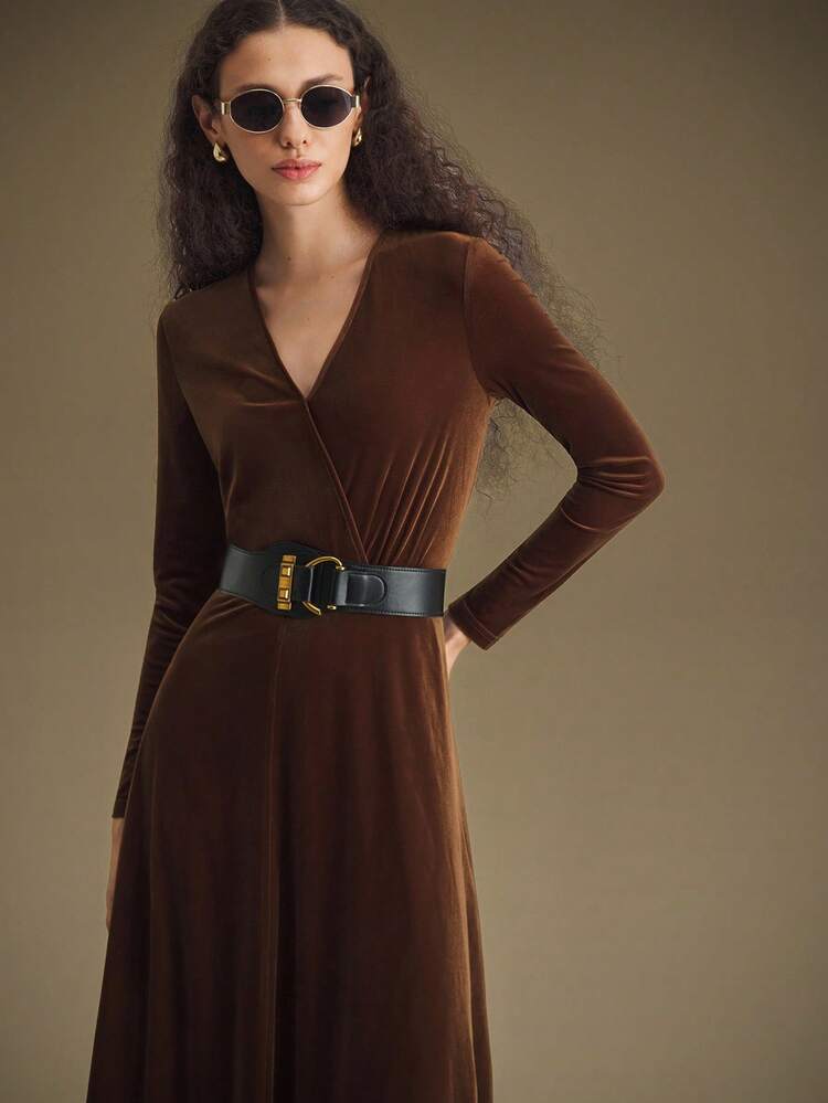 Women's Dark Brown Velvet V-Neck Long Sleeve Maxi Dress,Autumn Elegant Dining A-Line Cinched Waist Minimalist Old Money Style Wedding Guest Outfit