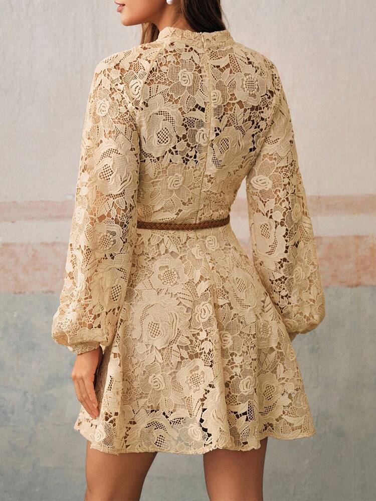 Women's Elegant Romantic Vintage Lace Hollow Knit Waist Design Floral Textured Fabric Cinched Waist Lantern Sleeve Dress, Suitable For New Year, Party, Graduation