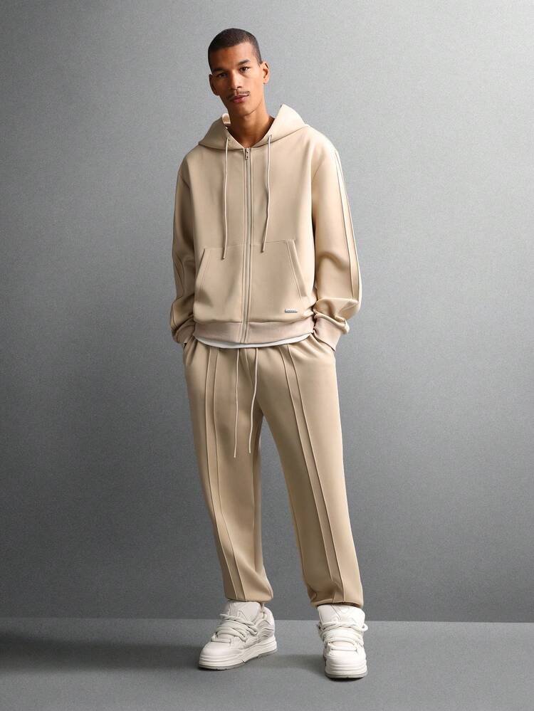 Sweat à capuche zippé et jogging avec détails à nervures