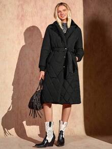 Bóhologie Luksusowy, ocieplany płaszcz zimowy z kołnierzem ze sztucznego futra, wyrafinowana puchowa kurtka w romby, nowoczesna innowacja w pasie z paskiem, profesjonalny, średniej długości, niezbędny płaszcz z bocznymi kieszeniami, wodoodporna technologia, elegancki, kopertowy przód, element garderoby gotowy na zimę, płaszcze damskie, płaszcze, kurtka, kurtki damskie - Czarne - Zobacz 1