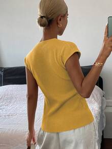 DAZY 女式纯色修身 V 领弹力休闲开衫，薄款，秋季黄色上衣 - 黃色 - 查看 2