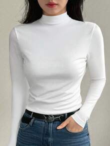DAZY 1pc Women's Solid Color Round Neck Fitted Short Sleeve Undershirt - White - View 2