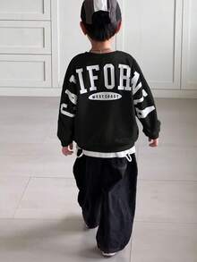 SHEIN Little Byeori 1 pieza Sudadera holgada con gráfico de letra grande, estilo universitario casual, cómoda y minimalista para niños pequeños, adecuada para uso diario, escuela, salidas, deportes, otoño/invierno