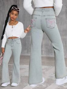 Tween 女童休闲街头时尚优雅 Y2K 风格浅水洗蓝色和粉色蝴蝶刺绣高腰可调节弹性喇叭牛仔裤
