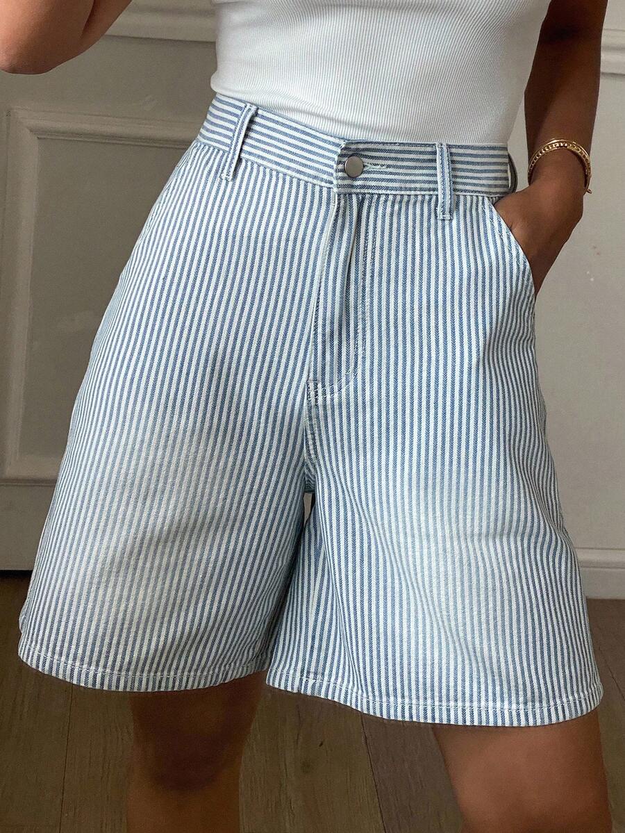 DAZY Quần short denim lửng 3/4 dáng suông kẻ sọc phong cách đường phố dành cho nữ. - Xanh và trắng - Xem 1