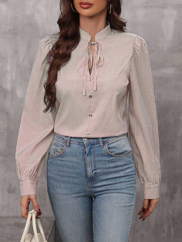 SHEIN LUNE Camisa casual de mujer con diseño de botones, cuello de corbata y mangas abullonadas a rayas - Óxido marrón - Añade 6