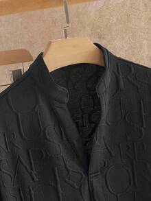 Manfinity BRENVOR 2 件套男士宽松字母压纹缺口领短袖上衣和裤子休闲装 - 黑色 - 查看 4