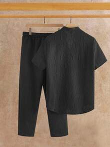 Manfinity BRENVOR 2 件套男士宽松字母压纹缺口领短袖上衣和裤子休闲装 - 黑色 - 查看 2