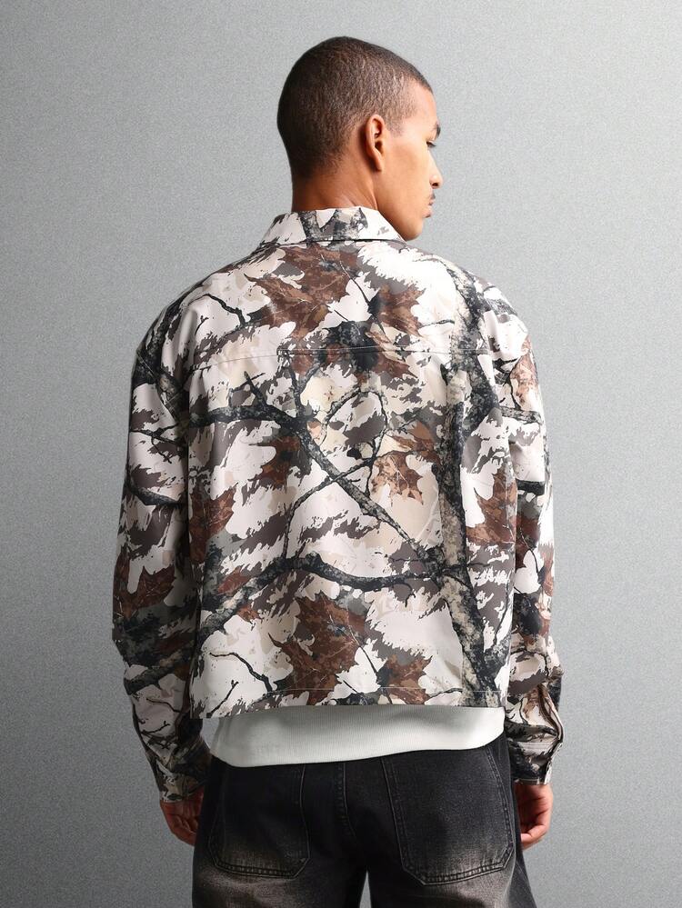 Utility-Hemd mit Camouflage-Print, Reißverschluss und Cargotaschen