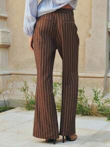 Nöista Quần ống loe may đo với sọc dọc màu trắng và cạp quần có cấu trúc; Sự kết hợp tinh tế cho áo cánh thanh lịch vào mùa thu và mùa đông, tuyệt vời cho vẻ ngoài tinh tế ban ngày và các sự kiện Giáng sinh hoặc năm mới, cũng như phong cách Halloween sáng tạo. - Rỉ Nâu - Xem 2