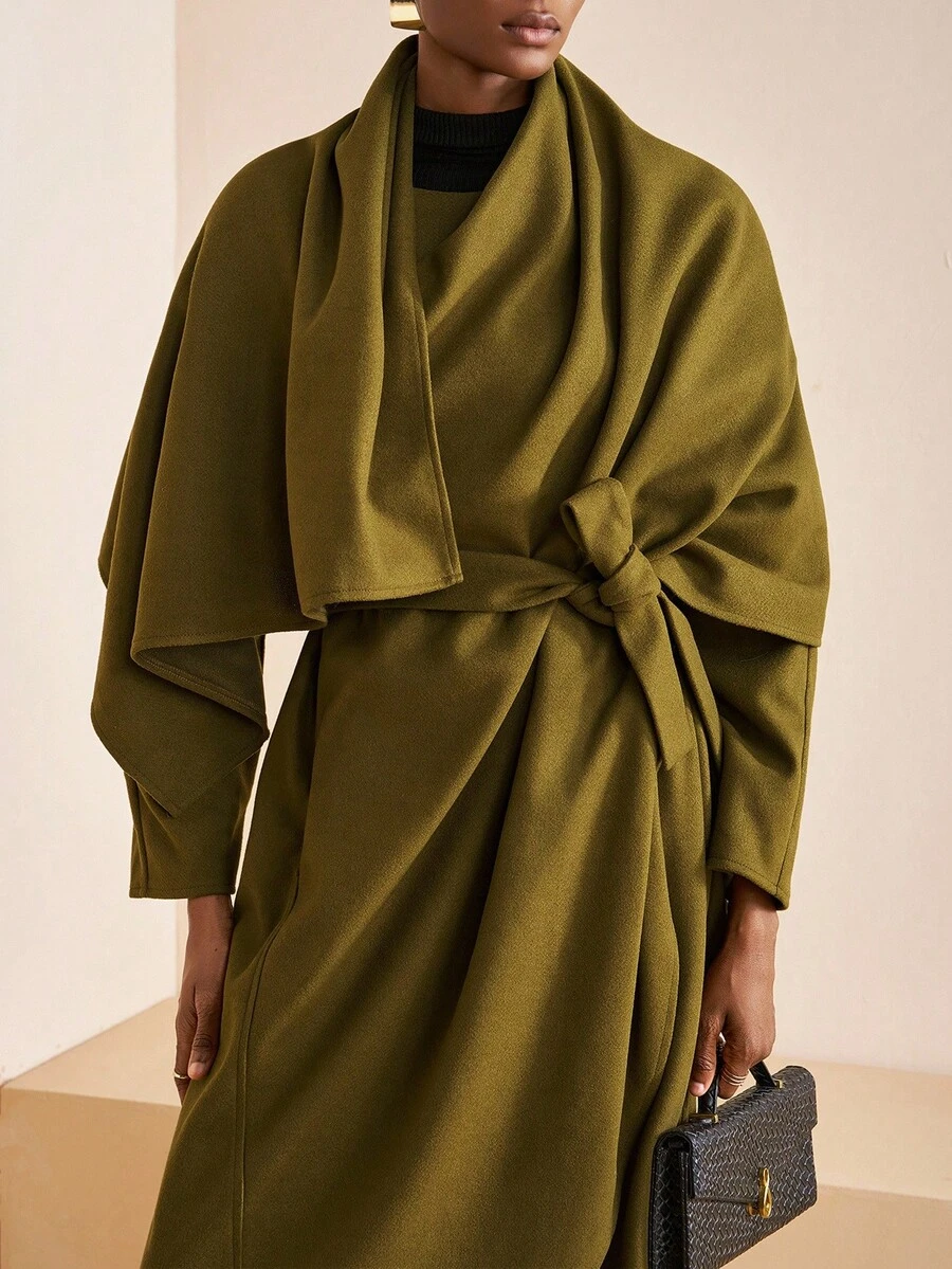 Zivah 2025冬季新款圣诞新年生日派对宴会学院风学生日常外出百搭休闲邮轮旅行网红热销街头风优雅通勤商务休闲不对称领长袖腰带不对称下摆宽松军绿色大衣冬季长款圣诞外套新年外套女式外套 - 橄欖綠 - 查看 1