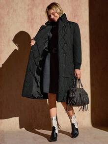 Bóhologie Luksusowy, ocieplany płaszcz zimowy z kołnierzem ze sztucznego futra, wyrafinowana puchowa kurtka w romby, nowoczesna innowacja w pasie z paskiem, profesjonalny, średniej długości, niezbędny płaszcz z bocznymi kieszeniami, wodoodporna technologia, elegancki, kopertowy przód, element garderoby gotowy na zimę, płaszcze damskie, płaszcze, kurtka, kurtki damskie - Czarne - Zobacz 7