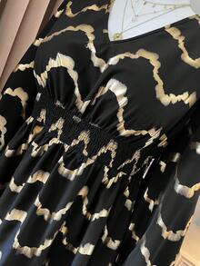 SHEIN Clasi Vestido mini de manga larga con pliegues y efecto metalizado en talla grande - Negro - Ver 6
