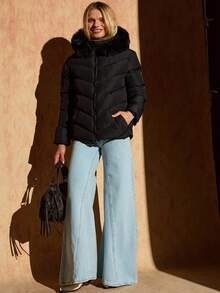 Bóhologie 女式人造毛皮连帽羽绒夹克，人字形绗缝保暖冬季外套，正面拉链和口袋细节，适合寒冷天气的休闲外套 - 黑色 - 查看 5