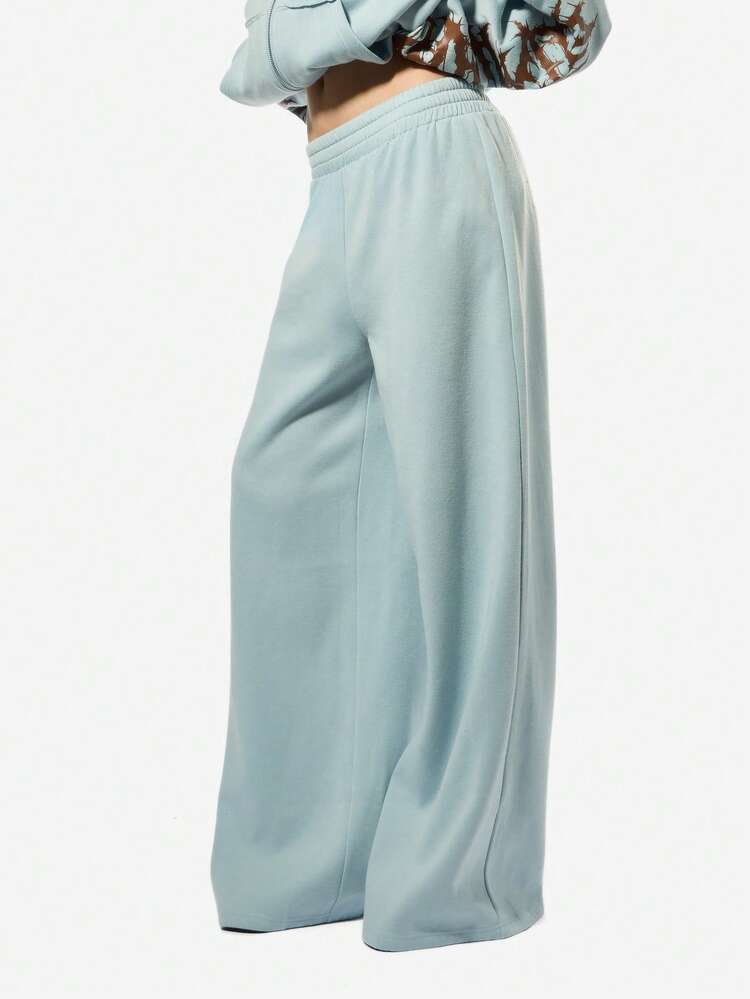 SUMWON WOMEN Wide Leg Sweatpants With Gothic Print Design