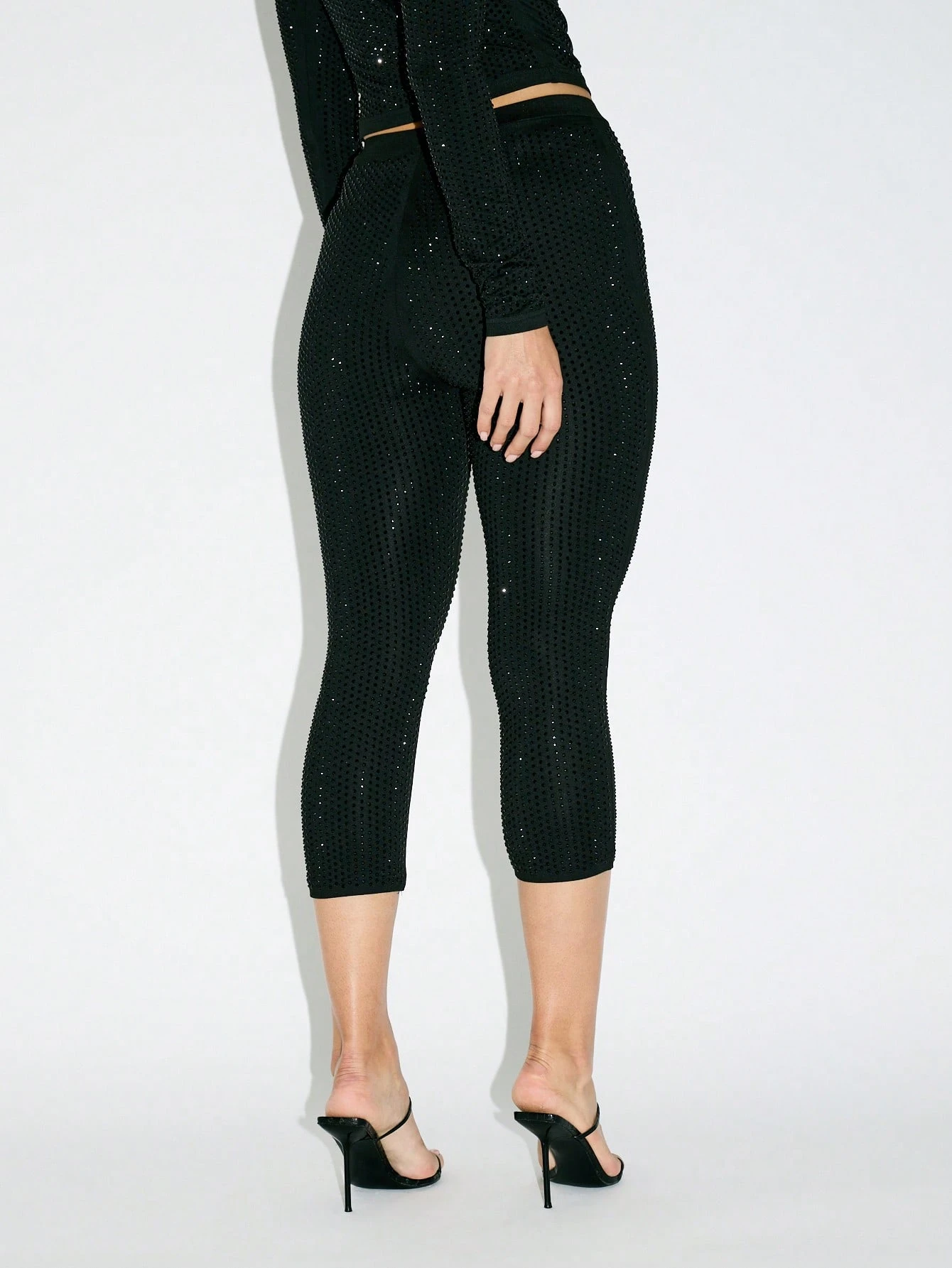 KIZN Leggings capri con lentejuelas y tiro alto