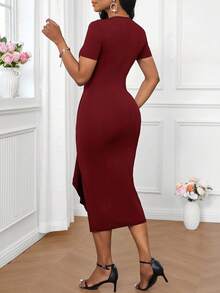 SHEIN Lady Vestido de punto ceñido de cuello de pico profundo con volantes, de unicolor, elegante y vintage, para trabajo, boda, cóctel, primavera y verano, nuevo lanzamiento - Burdeos - Ver 2