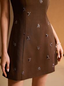 MOTF PREMIUM 撞色亮片刺绣细节蝴蝶结肩部短裙 - 咖啡 - 查看 2