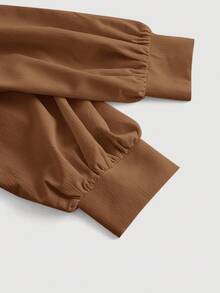 SHEIN MOD 大码女式 V 领裹身前开襟衬衫，带灯笼袖 - 棕色 - 查看 3