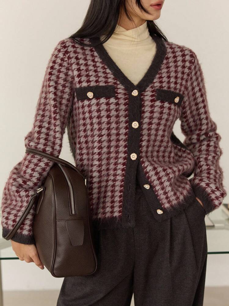 Women's Elegant Plaid Cardigan Sweater, Casual Style, Autumn/Winter Business Casual Woman
