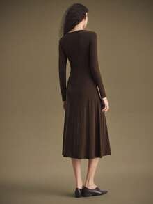 Ontre Vestido largo de mujer nuevo para otoño/invierno 2025, estilo urbano moderno, marrón café, tela de punto suave, cintura ajustada, cuello en U, vestido de mujer, cuello redondo, casual de negocios, para ir a la oficina, uso diario, otoño/invierno, Halloween, Navidad, Día de San Valentín, Acción de Gracias, manga larga, corte A, atuendo de oficina para mujer, vestido largo versátil y de moda - Café integral - Ver 4