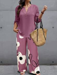 EMERY ROSE طقم قطعتين من ملابس علوية ذات ياقة مفرقعة بلون أحادي وبنطلون مطبوع بنقشة الزهور، مقاسات كبيرة، موسم الخريف - متعدد الألوان - مشاهدة 3