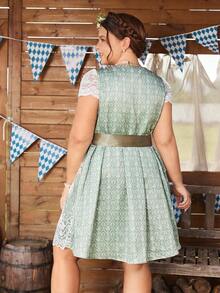 SHEIN Frenchy Dirndl-Kleid in Große Größen für Damen mit aufwendiger Stickerei und Spitze für Oktoberfest - Dunkelgrün - Übersicht 2