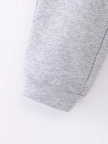 SHEIN 买二送一！男童休闲校园风长裤，舒适时尚，简约实用，百搭款式，饰有贴布和口袋，适合男童穿着，可用于上学、返校、日常穿着、旅行、运动以及秋冬季节。 - 棕色 - 查看 7