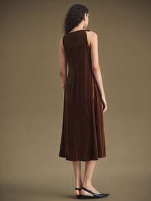 Ontre Elegant Brown Velvet Off Shoulder Twist Midi Dress, Sleeveless Straight Dress, Minimalist Style, Daily Wear, Business Commute, New 2025 Collection Brown Dress Modern Urban Casual Fashion Business Casual Women's Office Wear Low-Key Old Money Style Effortless Temperament High-End Urban Commuting High-Quality Airport Women's Wear High-End Material High-End, Elegant, Old-Fashioned Cruise Clothing Christmas Atmosphere Velvet Dress With Special Shoulder Design