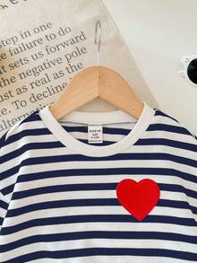 男宝宝/女宝宝法式条纹和心形拼布插肩袖卫衣，秋冬休闲日常和校服 - 藍色 - 查看 3