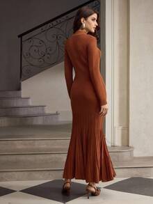 ZEYLAH Woll-Rollkragen Kleid mit taillierter Taille und Meerjungfrau-Saum, Herbst/Winter