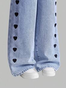 SHEIN ChillGRL Girls' Washed Light Blue & Dark Blue Heart Embroidery Denim Jeans, Loose Straight Leg, Comfortable & Versatile, Suitable For Spring, Summer, Autumn, Winter, Holidays And Casual Outings Fall - Light Wash - View 5