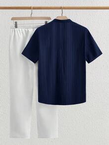 Manfinity NXTstreet 2 件套男士休闲 V 领和立领短袖梭织衬衫和裤子套装，夏季服装，欧洲度假服装，舒适服装 - 藏蓝色 - 查看 3