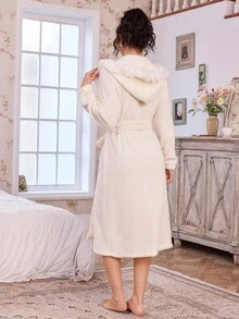 SHEIN 厚绒提花撞色蕾丝边连帽长袖系带睡袍，秋冬季，蓬松柔软 - 米色 - 查看 2