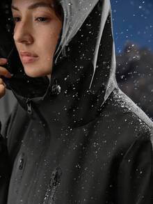 In My Nature 女士纯色简约休闲连帽长袖户外夹克 - 黑色 - 查看 2