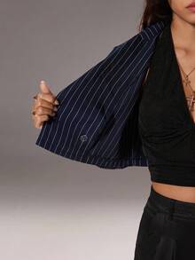 SHEIN Unity 領口無領控扣長袖條紋短款西裝外套