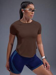 Powerista 休闲纯色短袖弧形下摆运动T恤健身房女士衬衫 - 咖啡棕 - 查看 3