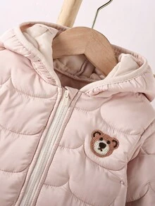 SHEIN 2 件女婴连帽夹克，拉链开合，加厚，毛绒熊耳朵兜帽设计，熊图案，配套裤子，适合 0-3 岁，绗缝，轻盈蓬松，触感柔软，适合户外活动、家庭聚会、秋冬 - 杏色 - 查看 4