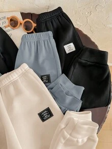 SHEIN 6 件套年轻男孩休闲圆领运动衫和刺绣运动裤，极具吸引力的服装，包括 1 条金属项链配饰，适合户外玩耍、街头风格、派对、返校、生日、迎婴派对、节日、秋冬、羊毛、加厚 - 杏色 - 查看 6