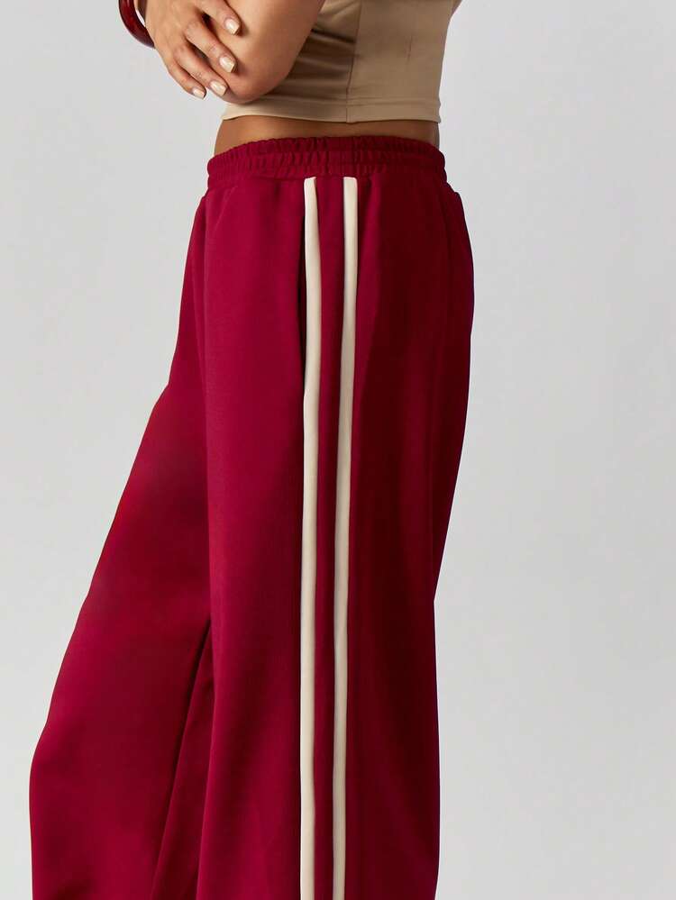 MISSGUIDED Side Stripe Sweatpants With Elastic Waistband