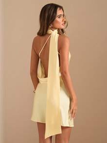 SHEIN BAE 秋冬纯色奶油黄不对称露背迷你优雅缎面迷你连衣裙优雅印花迷你连衣裙性感露背迷你连衣裙黄色缎面迷你连衣裙露背缎面优雅连衣裙婚礼宾客服装缎面伴娘长裙，鸡尾酒会礼服优雅迷你连衣裙 - 黃色 - 查看 2